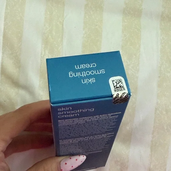 skin smoothing cream moisturizer - Picture 2 of 3